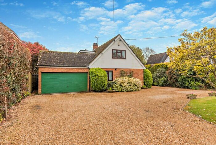 4 Bedroom Detached House For Sale In Webbs Lane, Beenham, Berkshire, RG7