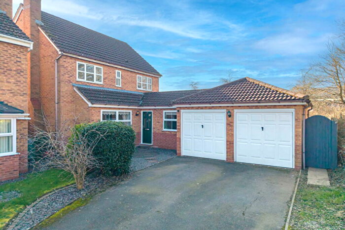 4 Bedroom Detached House For Sale In Johns Close, Studley, B80