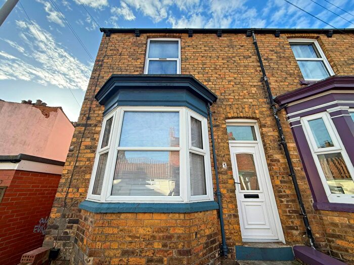 2 Bedroom End Terrace House For Sale In Salisbury Street, Scarborough, YO12