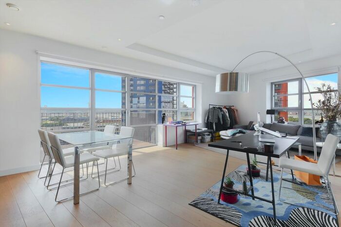 3 Bedroom Flat To Rent In Kent Building, London City Island, London, E14