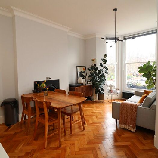 1 Bedroom Flat To Rent In Brixton Hill, London, SW2