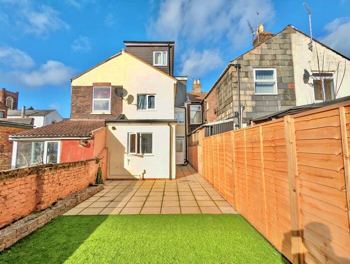 1 Bedroom House To Rent In Chichester Road, Portsmouth, PO2