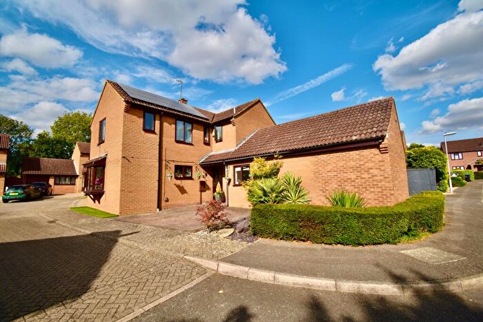 4 Bedroom Detached House For Sale In Aviemore Gardens, West Hunsbury, Northampton, NN4