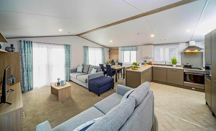 2 Bedroom Mobile/park Home For Sale In Station Road, Moortown, Market Rasen, LN7