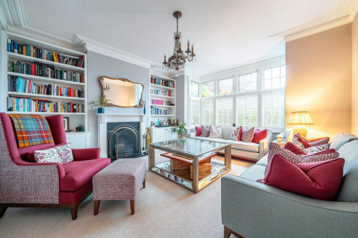 4 Bedroom House For Sale In Capel Road, Barnet, EN4