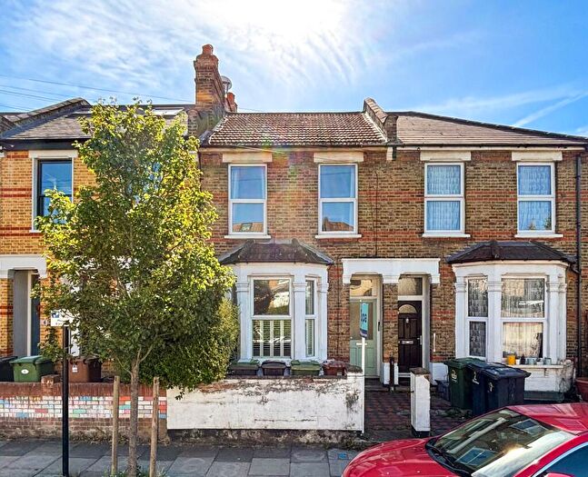 2 Bedroom Flat For Sale In Springrice Road, London, SE13