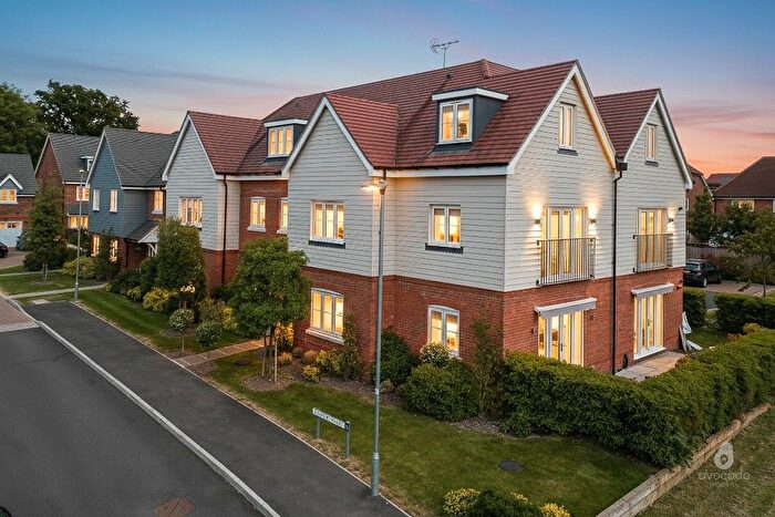 1 Bedroom Flat For Sale In Crayford Mead, Warfield, Bracknell, Berkshire, RG42