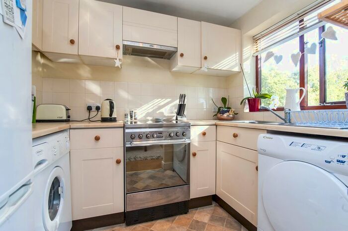 1 Bedroom Flat To Rent In Beeches Road, Cirencester, GL7