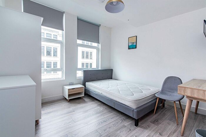 2 Bedroom Flat To Rent In Room To Rent At Flat, Upper Parliament Street, The City, NG1