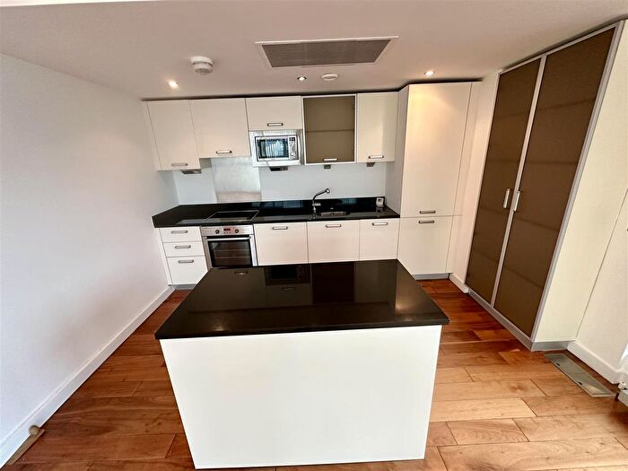 2 Bedroom Flat For Sale In The Edge, Clowes Street, Salford, M3