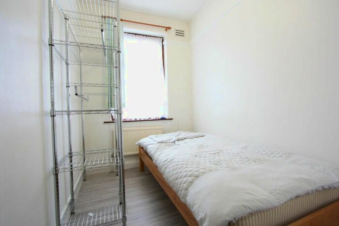 4 Bedroom Terraced House To Rent In Freshwater Rd, Tooting, SW17