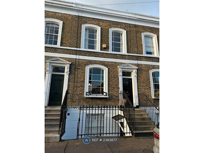3 Bedroom Terraced House To Rent In Linton Street, London, N1