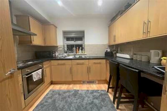 1 Bedroom Flat To Rent In Purbeck Road, ME4