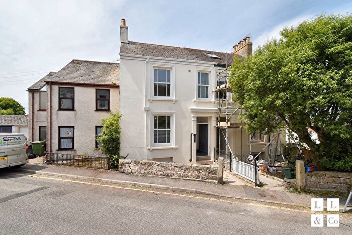 4 Bedroom Town House To Rent In Windsor Villas, Falmouth, TR11