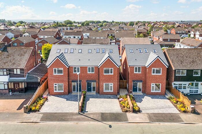4 Bedroom Semi Detached House For Sale In Tynwald Cresecnt, Widnes, WA8