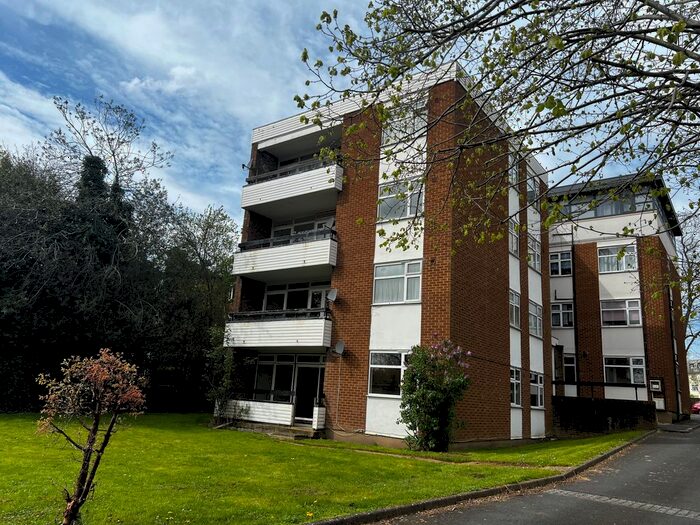 1 Bedroom Flat To Rent In Lawrie Park Road, London, SE26