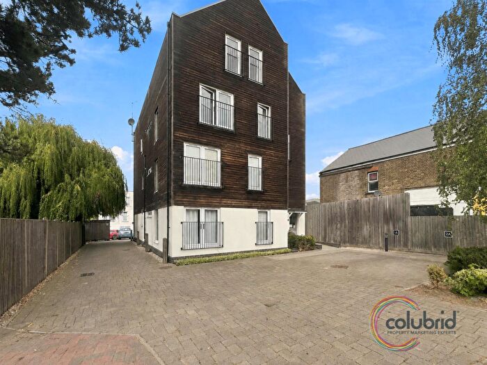 2 Bedroom Flat For Sale In Maple Court, King Street, Stanford-le-Hope, SS17