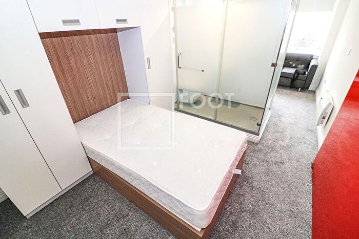 1 Bedroom Flat To Rent In Sunbridge Halls, Bradford, BD1