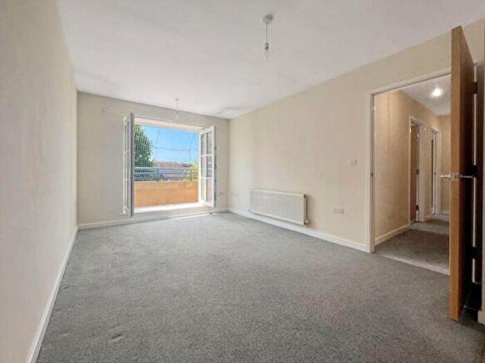 2 Bedroom Flat For Sale In St Botolphs Road, Worthing, BN11