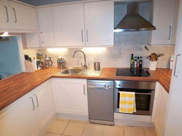 2 Bedroom Flat To Rent In Ingledew Court, Leeds, West Yorkshire, LS17