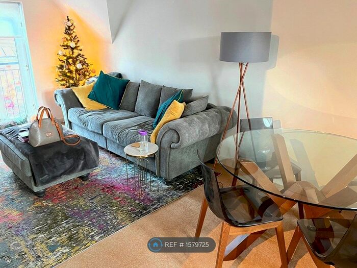 1 Bedroom Flat To Rent In Oaklands House, Romford, RM3