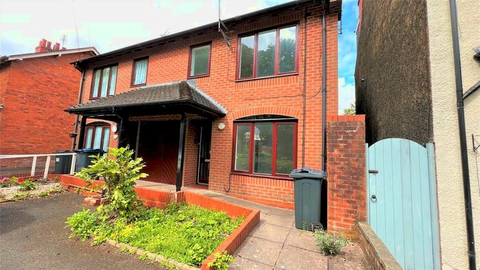 3 Bedroom Semi-Detached House To Rent In Selly Oak Road, Bournville, Birmingham, B30