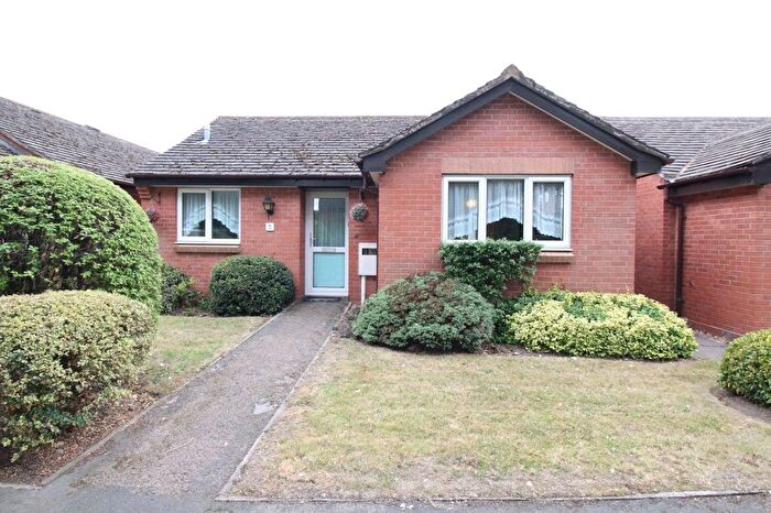 2 Bedroom Bungalow For Sale In Ashdene Gardens, Kenilworth, Warwickshire, CV8