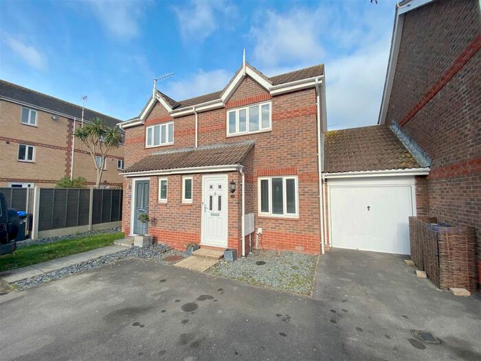 2 Bedroom Terraced House To Rent In Essenhigh Drive, Worthing, BN13