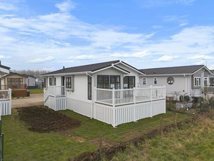 2 Bedroom Park Home For Sale In Marina Terrace, Yarwell Mill Mill Road, Yarwell, Peterborough, PE8