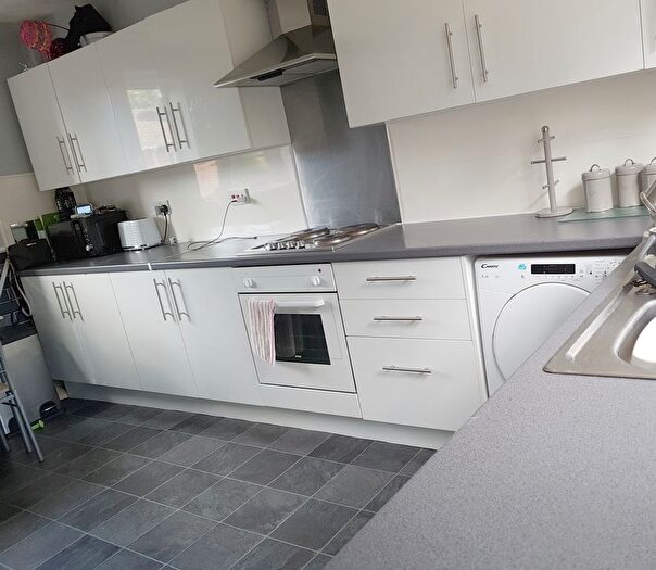 2 Bedroom Detached House To Rent In Middle Place, East Dene, Rotherham, S65