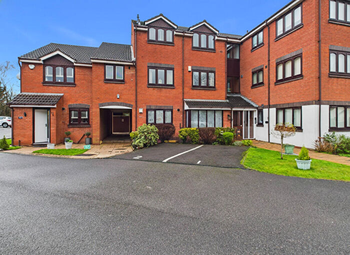 2 Bedroom Apartment For Sale In Penns Lane, Walmley, B76
