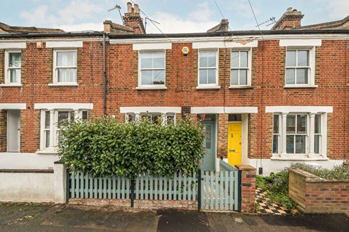 2 Bedroom Property For Sale In Hambro Road, Streatham, SW16