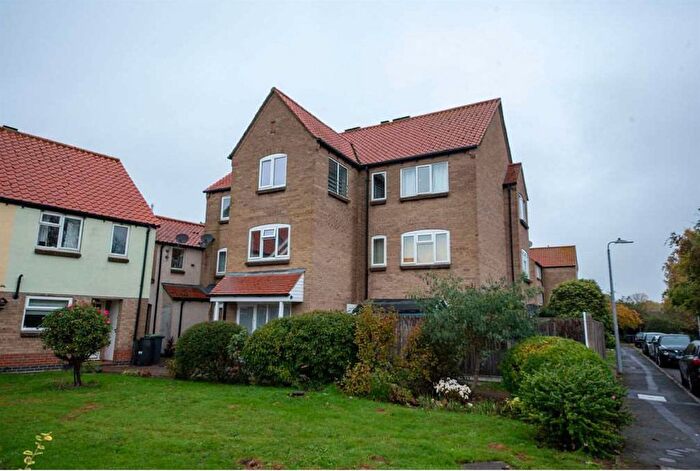 2 Bedroom Flat For Sale In Orchard Close, Sleaford, NG34