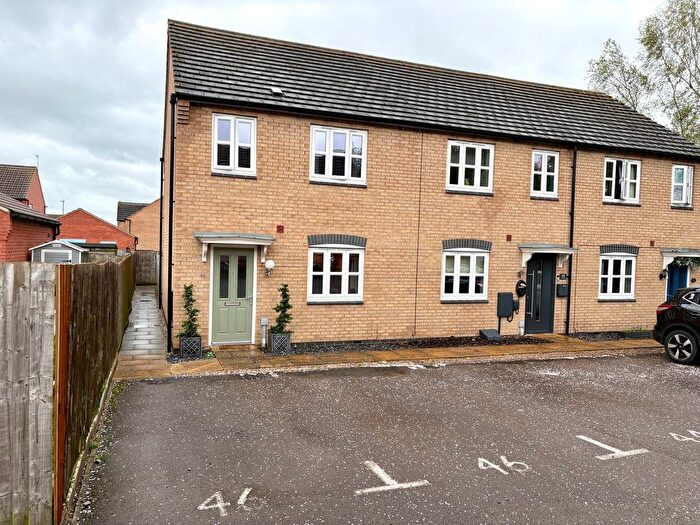 3 Bedroom Terraced House For Sale In Leaders Way, Lutterworth, LE17