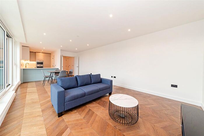 3 Bedroom Flat To Rent In Yorke House, Wheatfield Way, Kingston Upon Thames, KT1