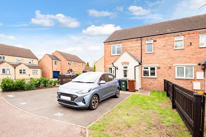 1 Bedroom Terraced House For Sale In Whimbrel Close, Bicester, OX26
