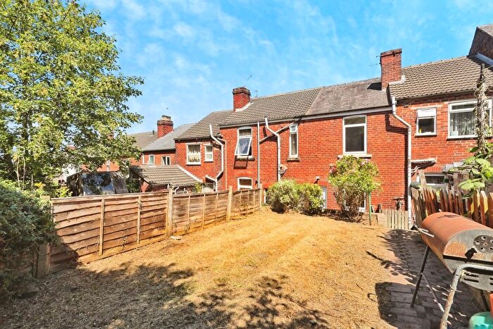 2 Bedroom Terraced House For Sale In Woodseats Road, Woodseats, Sheffield, S8