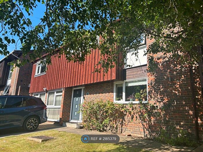 4 Bedroom Detached House To Rent In Grafton Park Road, Worcester Park, KT4