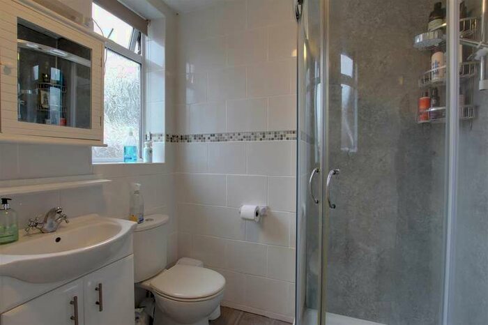 2 Bedroom Detached Bungalow For Sale In Station Road, Willoughby, LN13
