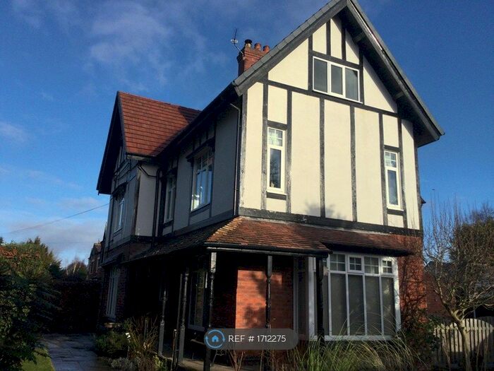 1 Bedroom Flat To Rent In Lidgett Lane, Leeds, LS8