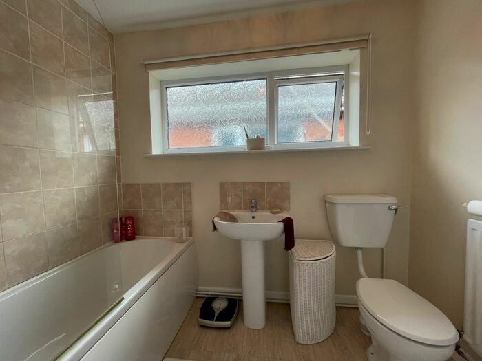 2 Bedroom Bungalow For Sale In Carlton Avenue, Narborough, Leicester, Leicestershire, LE19