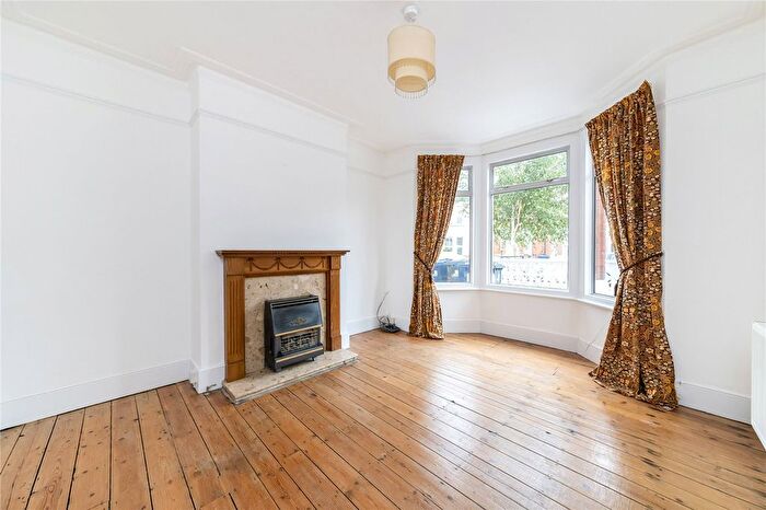3 Bedroom Property To Rent In Drayton Avenue, London, W13