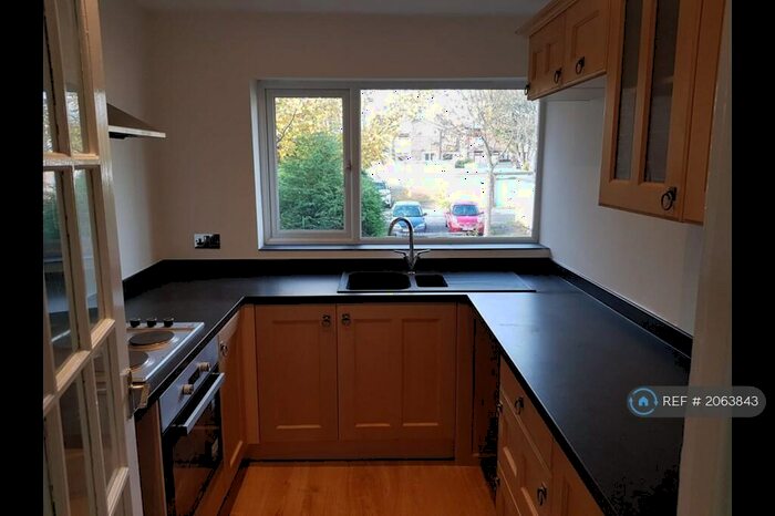 2 Bedroom Flat To Rent In Oxclose, Washington, NE38