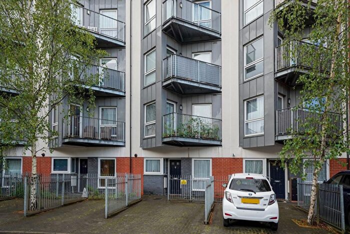 2 Bedroom Flat For Sale In Drinkwater Road, Harrow, HA2