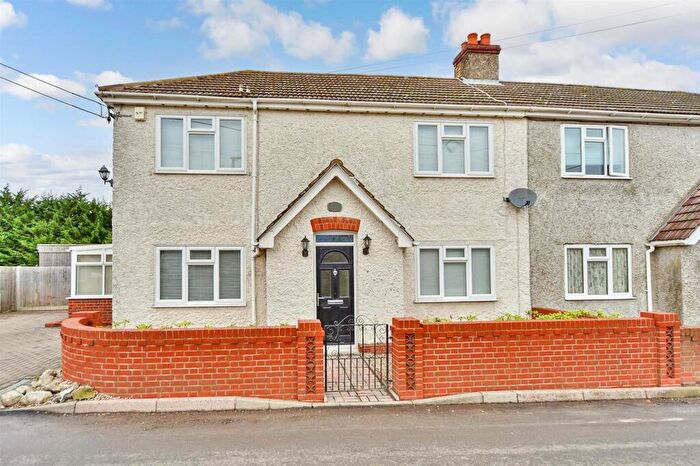 3 Bedroom Semi Detached House For Sale In Lower Hartlip Road, Hartlip, Sittingbourne, Kent, ME9