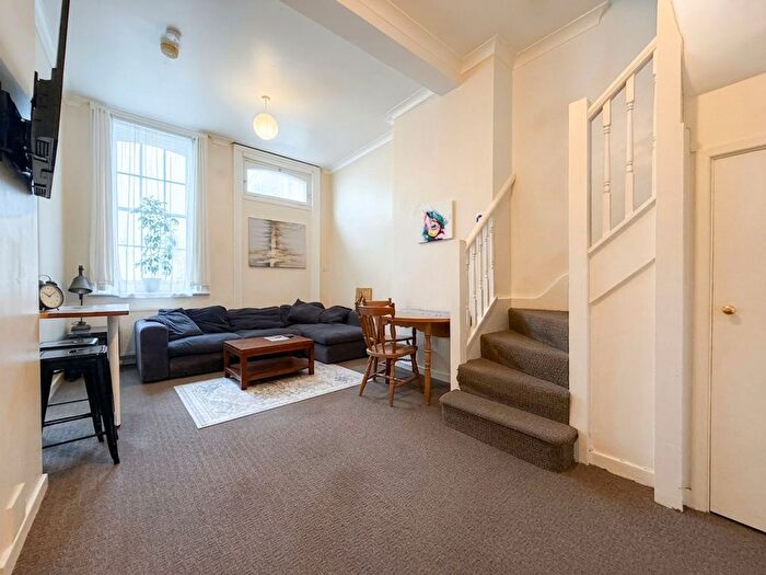 2 Bedroom Mews To Rent In Gloucester Road, Brighton, BN1
