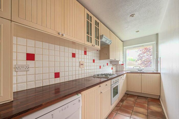 1 Bedroom Flat To Rent In Bells Hill, High Barnet, Barnet, EN5