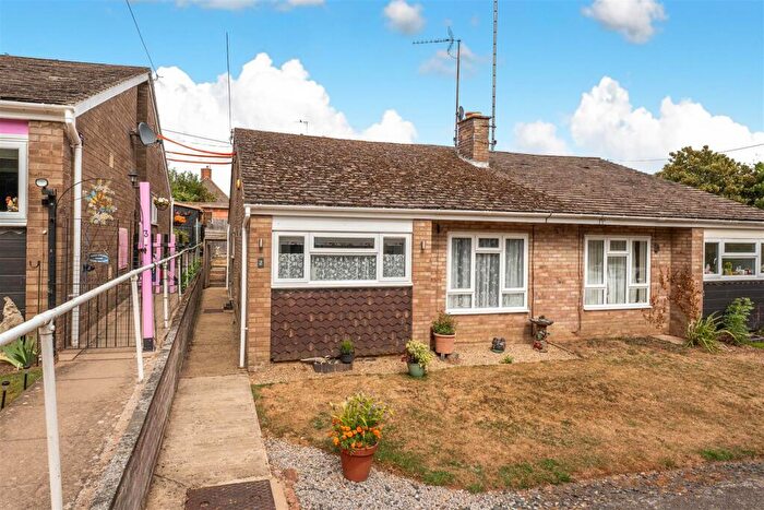 2 Bedroom Semi-Detached Bungalow For Sale In Holbech Hill, Farnborough, OX17