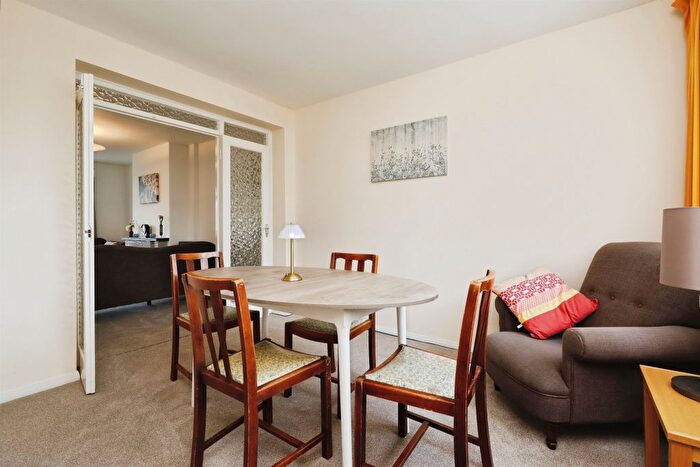 2 Bedroom Semi-Detached House For Sale In Belvidere Crescent, Bishopbriggs, Glasgow, G64