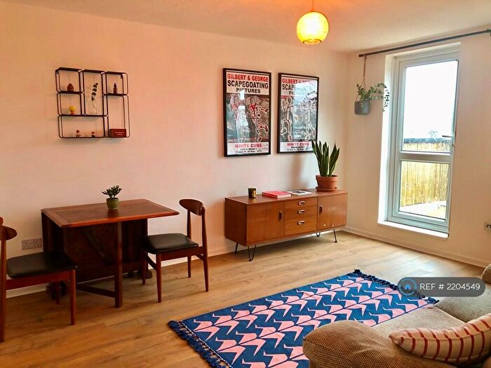 1 Bedroom Flat To Rent In Garnham Close, London, N16